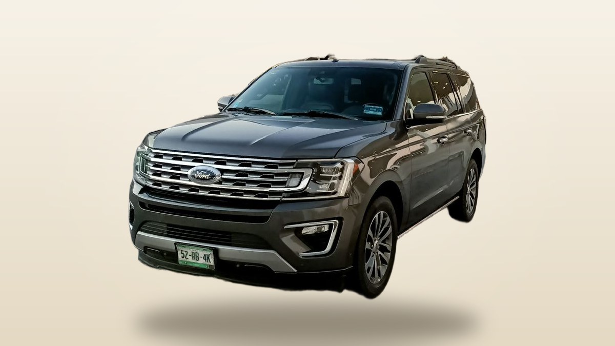 Dark grey Ford Expedition Platinum, our Deluxe-class SUV